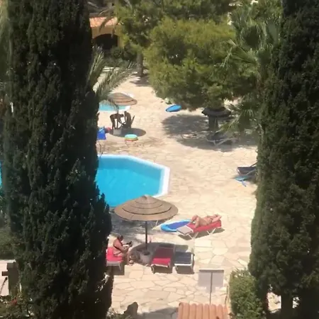 Appartement Newly Renovated- Regina Gardens 1, Venus 500 M, Sea&sunsets View, License Ooo7141 Paphos